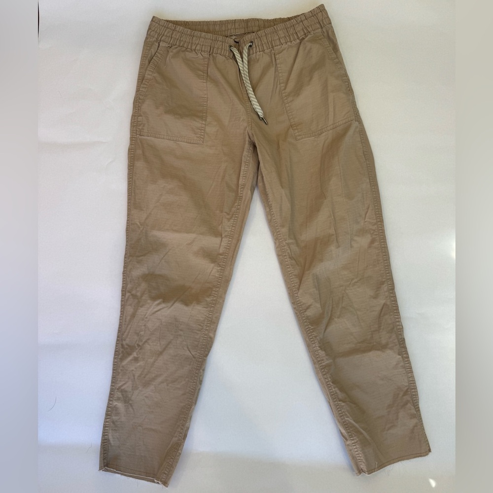 Vuori Ripstop pants | Size Medium | Khaki | Great Condition